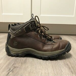 Timberland Size 8 Hiking Boots Women’s Size 8 Lace Up Short Brown Leather Boots